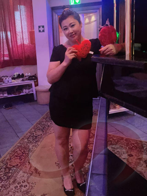 Asia Girl Feifei  in Wien  / Wien , Puchsbaumgasse 49