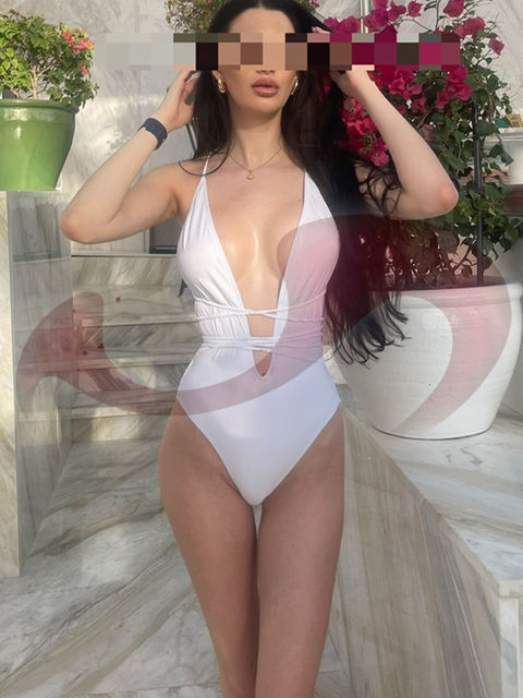 Melanie  in Niederösterreich  / Brunn am Gebirge , Anton Bruckner Gasse 13