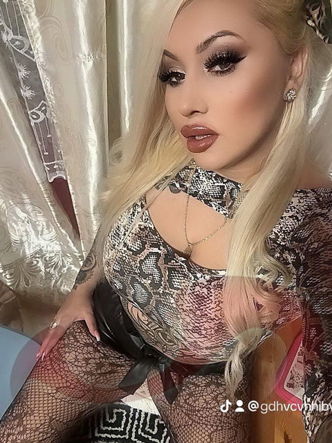 Melanie - NEU IM HAUS!  in Oberösterreich  / Linz , Bäckermühlweg / TOREINFAHRT ZU RUBENSSTRASSE 45 A /