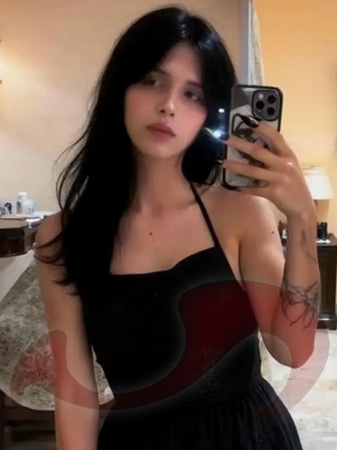 - Transsexuelle | Shemales:  TS Jules  in Oberösterreich  / Pasching , Kremstal Bundesstraße 5 /